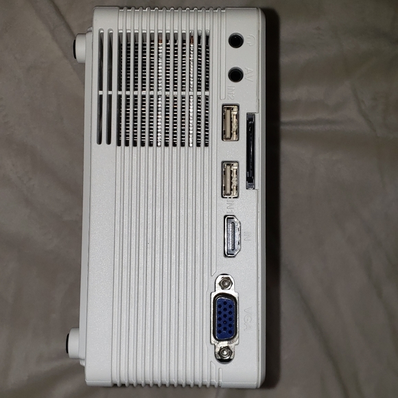 projector - Picture 3 of 3